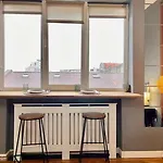 Woodie Studio With Premium Comfort By Piata Unirii