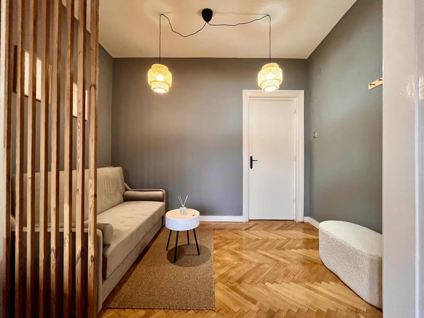 Woodie With Premium Comfort By Piata Unirii * Bucarest