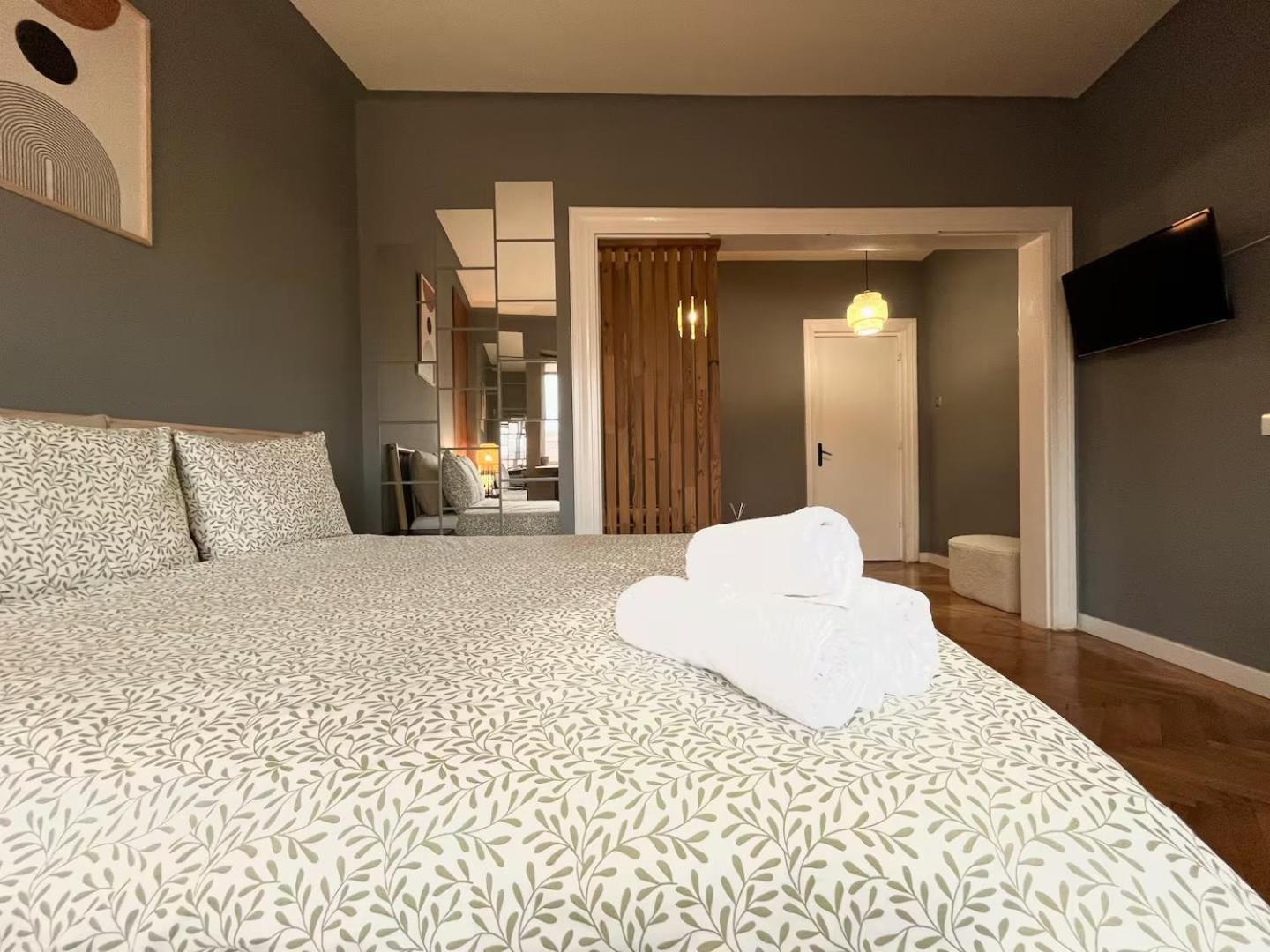 Apartment Woodie With Premium Comfort By Piata Unirii Bucharest